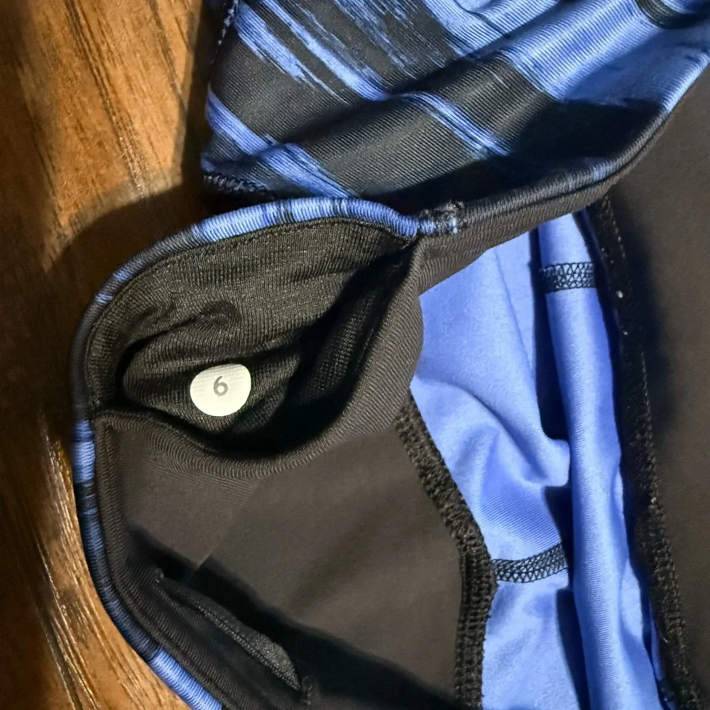 lululemon athletica Dynamic Blue and Black Patterned Leggings